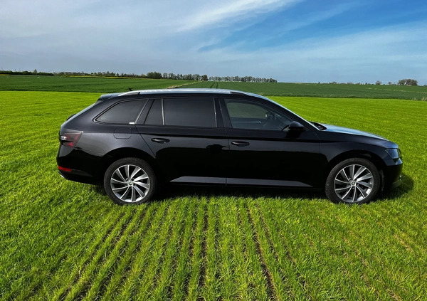 Skoda Superb cena 93000 przebieg: 162000, rok produkcji 2017 z Żory małe 191